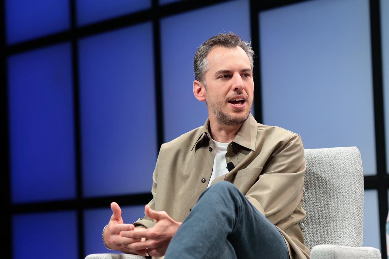 Anthropic, criadora do Claude, planeja abrir escritório no Brasil em 2027