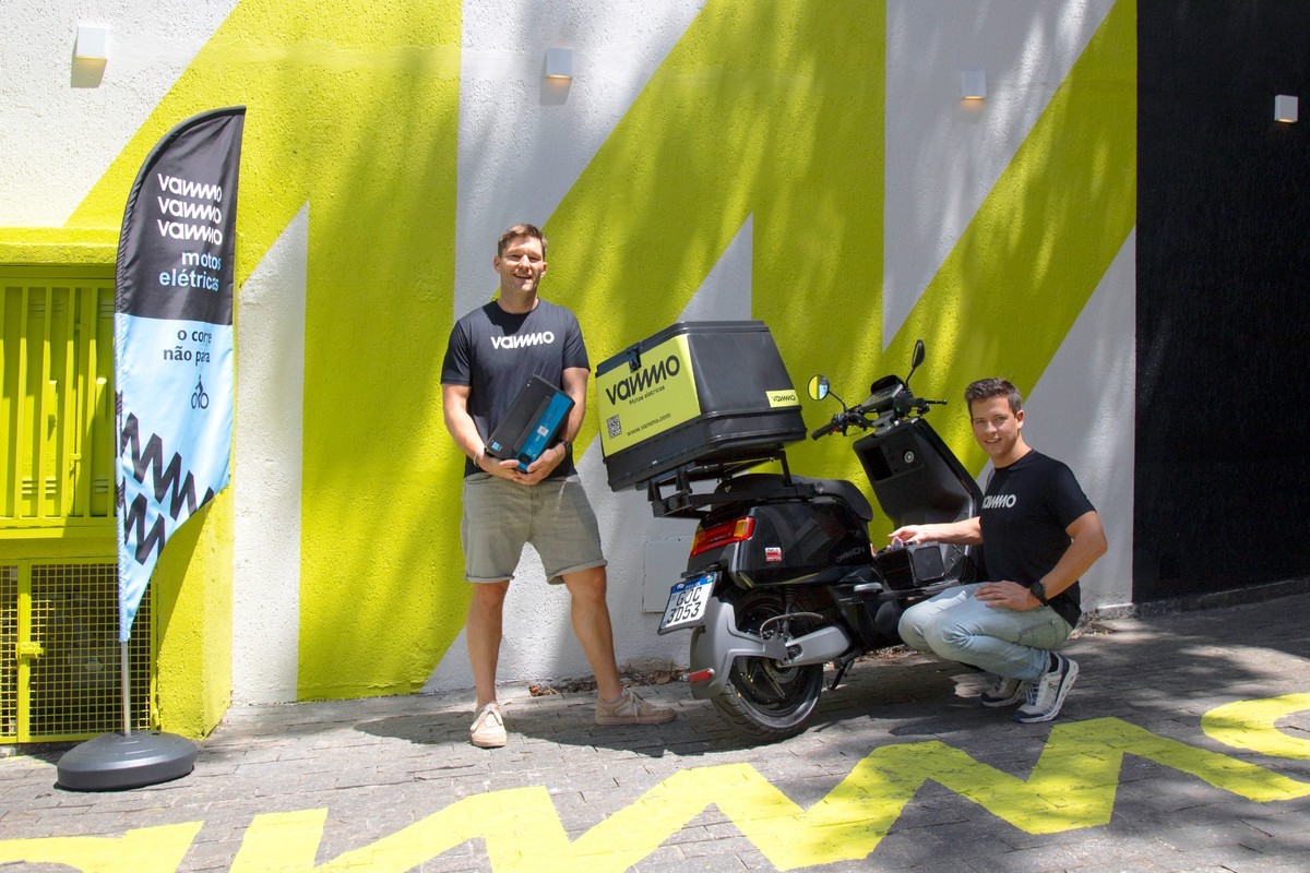 Voltz lança rede de pontos de recarga para motos elétricas em locais  comerciais no Brasil 