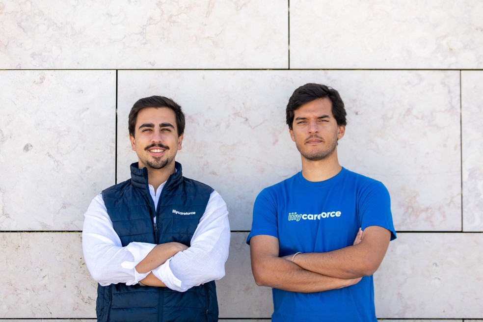 João Hugo Silva e Pedro Cruz Morais, fundadores da MyCareforce: Plataforma quer conectar profissionais da saúde a hospitais — Foto: Divulgação