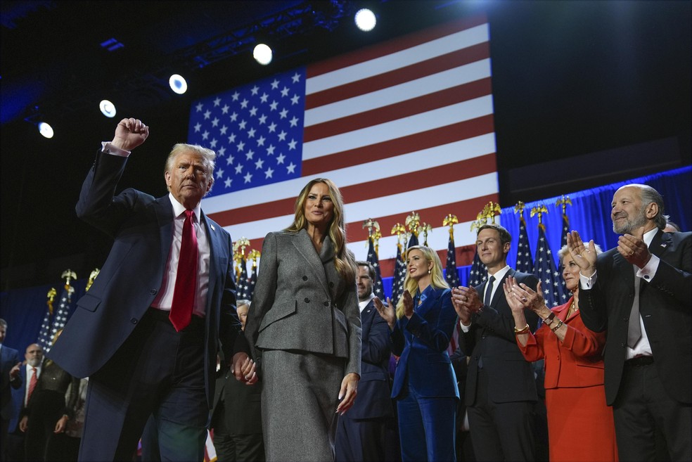 Donald Trump volta ao poder nos Estados Unidos, com Congresso também de maioria republicana — Foto: Evan Vucci/AP