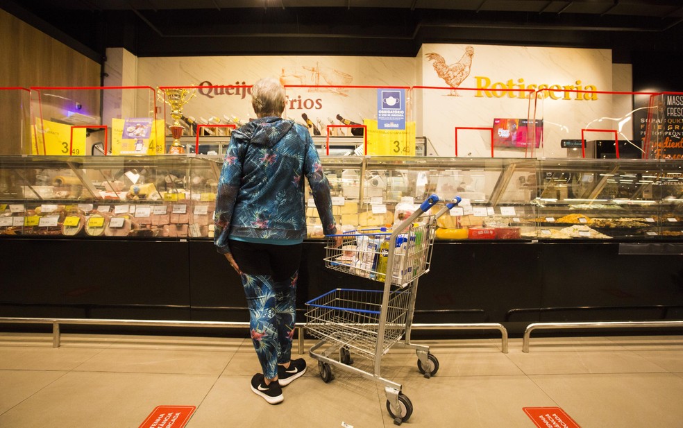 Supermercado Carrefour no Shopping Pamplona, em São Paulo:  estratégia multiuso desapontou — Foto: Maria Isabel Oliveira/Agência O Globo