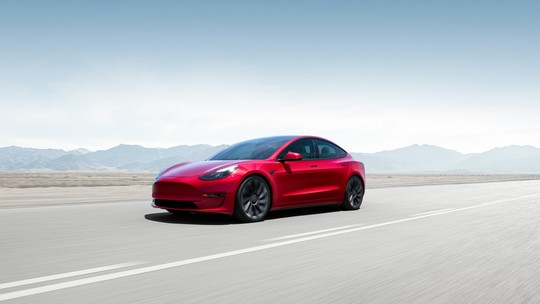 Tesla engata ré após investigação de fraude